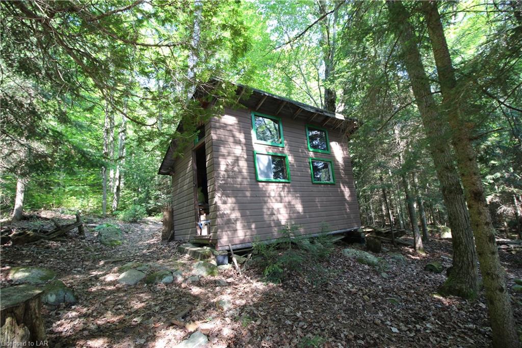 1115 ROCK Lake, Whitney Ontario, Canada