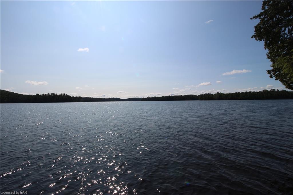 1115 ROCK Lake, Whitney Ontario, Canada