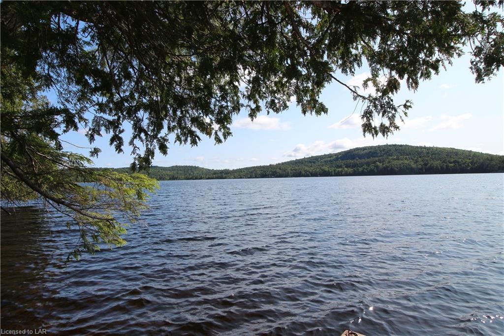 1115 ROCK Lake, Whitney Ontario, Canada