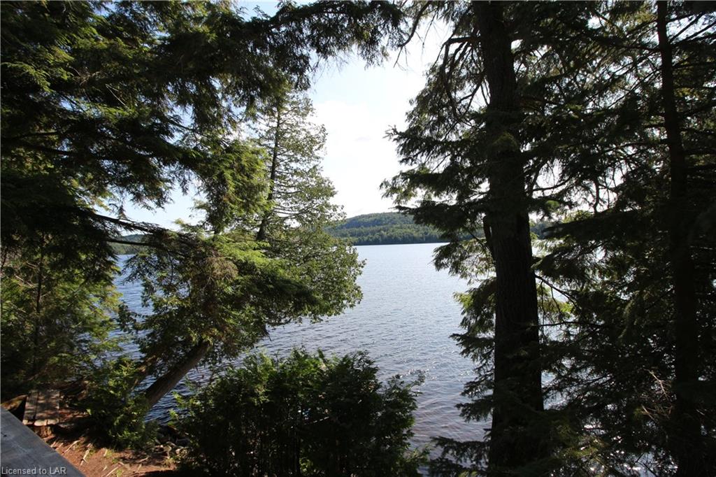 1115 ROCK Lake, Whitney Ontario, Canada