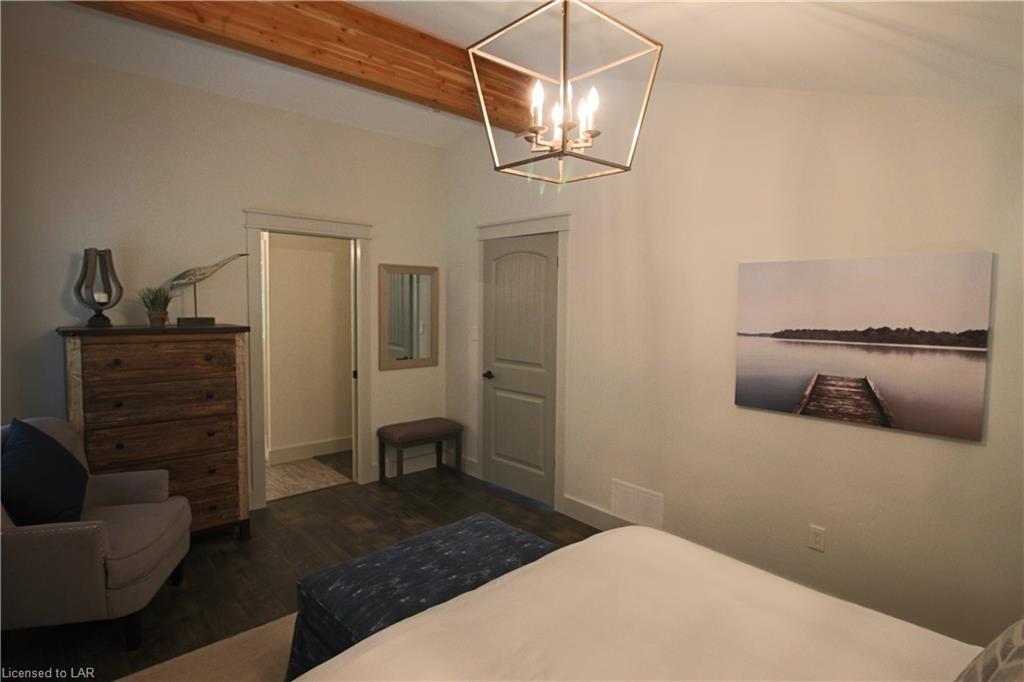 1012 JAMES POINT Road, Lake of Bays Ontario, Canada