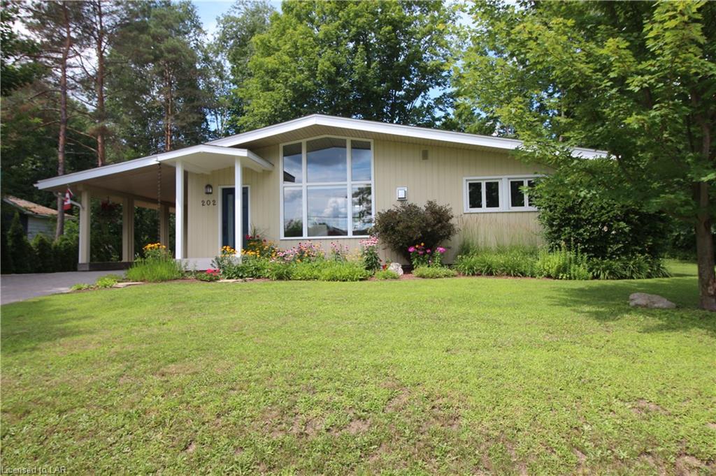 202 HUNTERS BAY Drive, Huntsville, Ontario, Canada