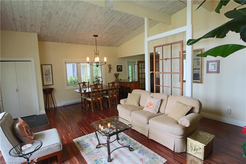 202 HUNTERS BAY Drive, Huntsville, Ontario, Canada