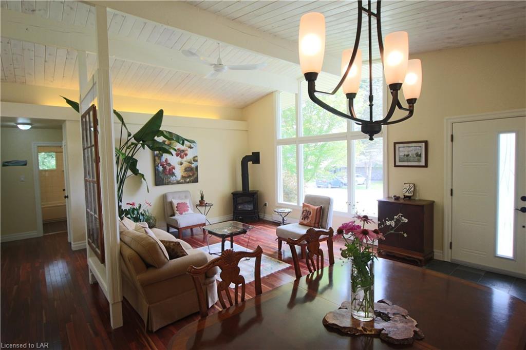 202 HUNTERS BAY Drive, Huntsville, Ontario, Canada