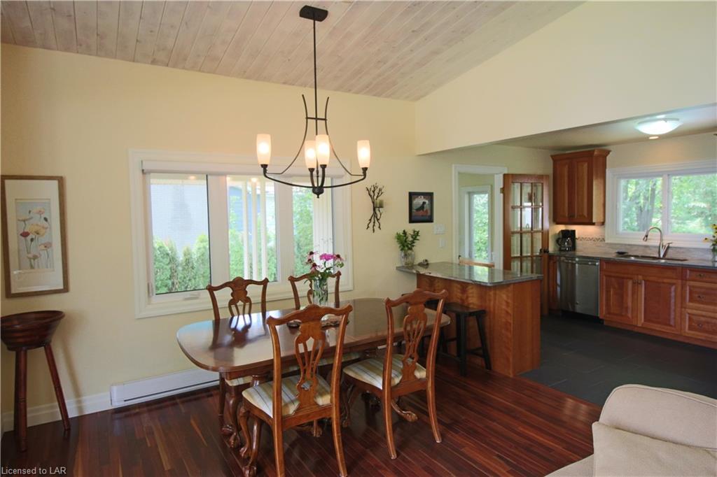 202 HUNTERS BAY Drive, Huntsville, Ontario, Canada