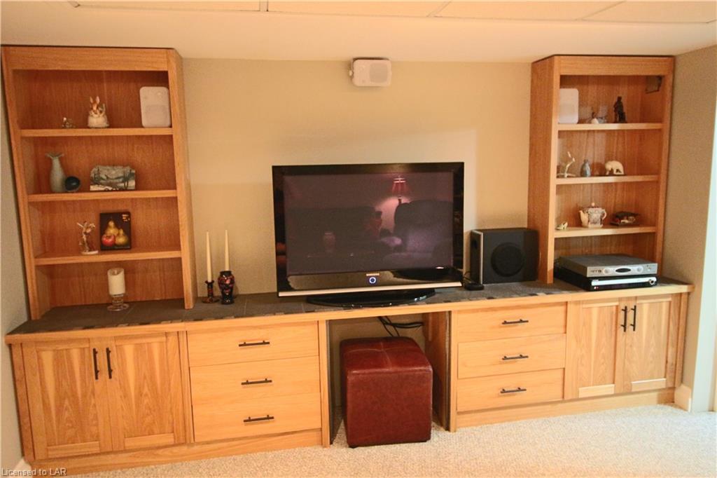 202 HUNTERS BAY Drive, Huntsville, Ontario, Canada