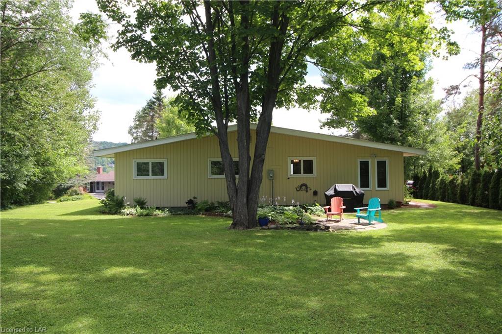 202 HUNTERS BAY Drive, Huntsville, Ontario, Canada
