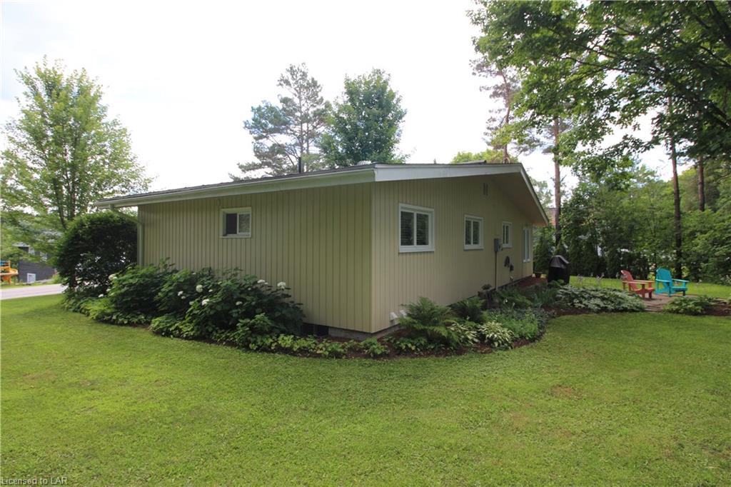 202 HUNTERS BAY Drive, Huntsville, Ontario, Canada