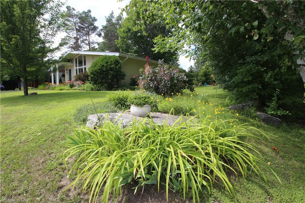 202 HUNTERS BAY Drive, Huntsville, Ontario, Canada