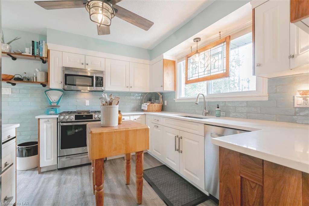 892 RIVERLEA Road, Huntsville, Ontario, Canada