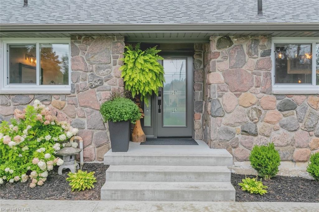 892 RIVERLEA Road, Huntsville, Ontario, Canada
