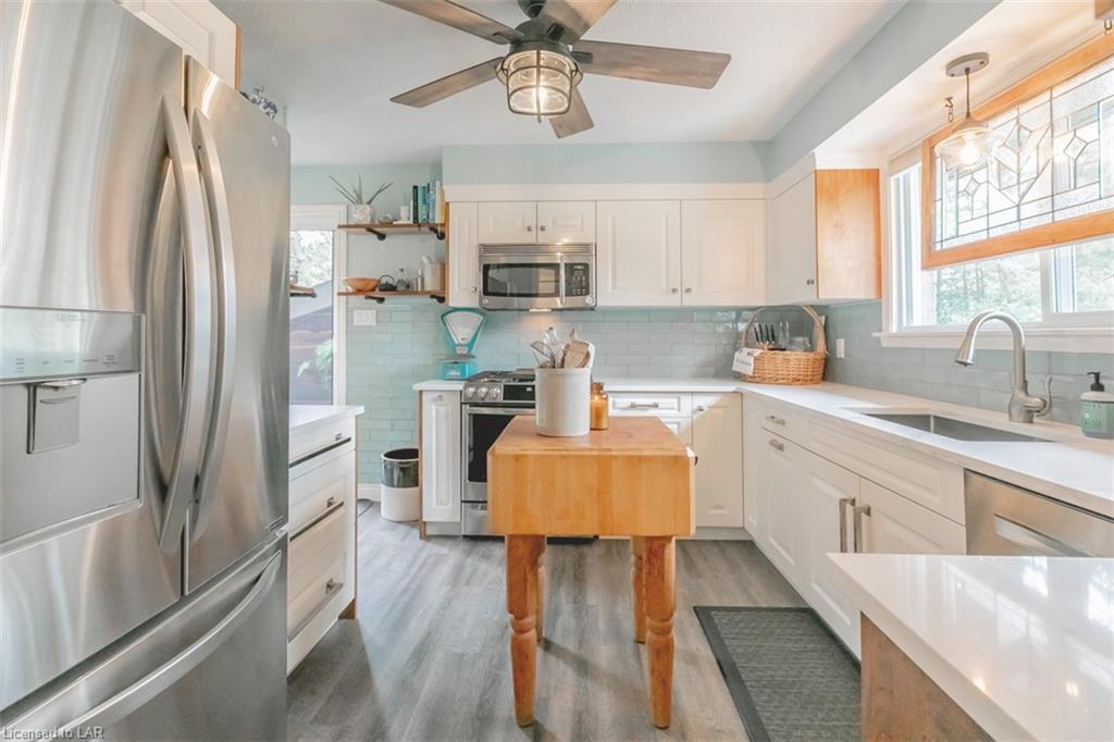 892 RIVERLEA Road, Huntsville, Ontario, Canada