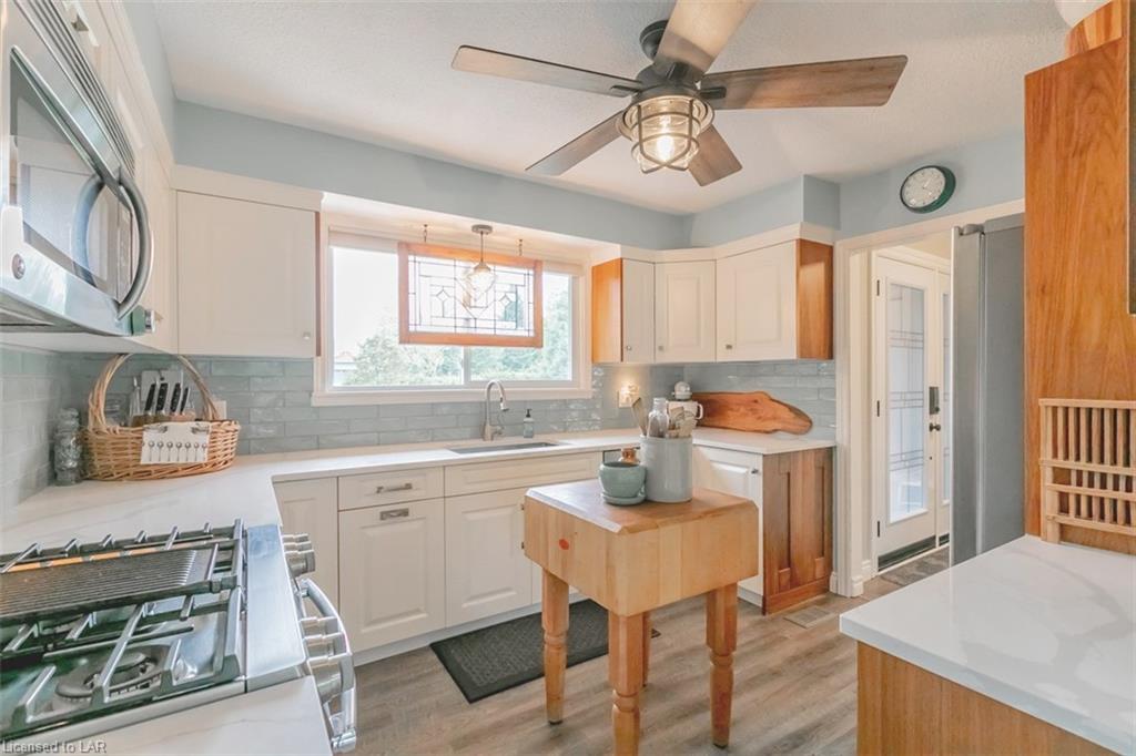 892 RIVERLEA Road, Huntsville, Ontario, Canada