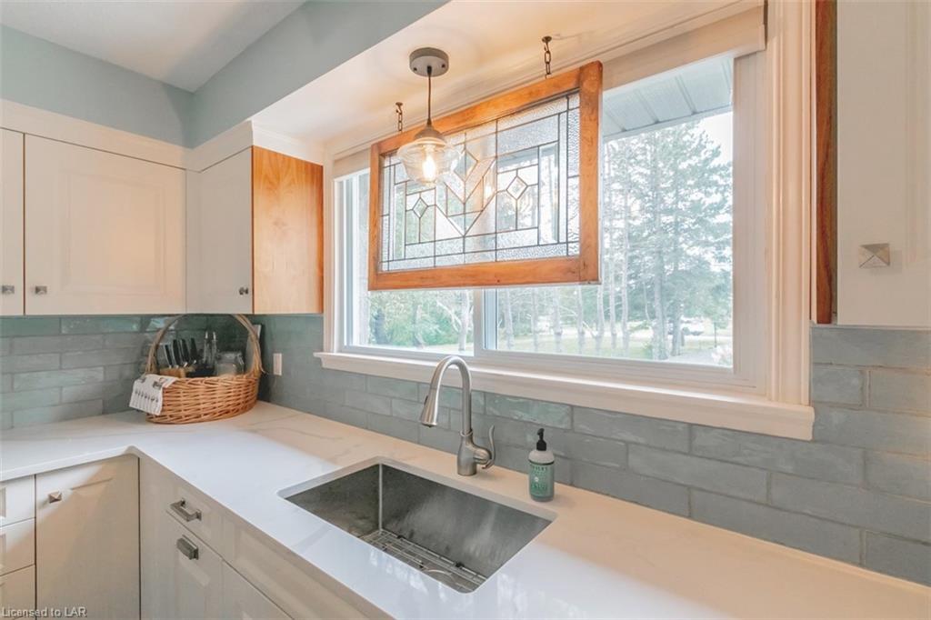 892 RIVERLEA Road, Huntsville, Ontario, Canada