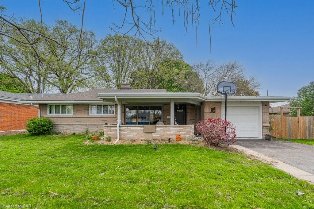 15 ALEXANDER Avenue, Cambridge, Ontario, Canada