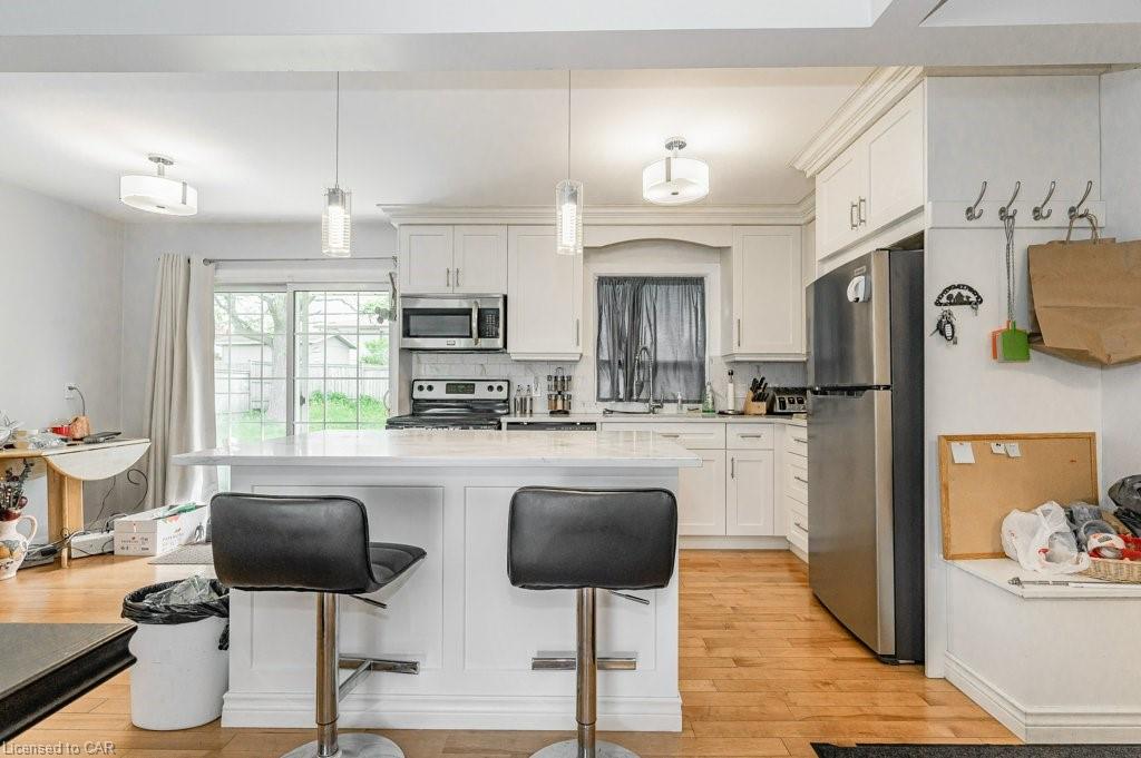 15 ALEXANDER Avenue, Cambridge, Ontario, Canada