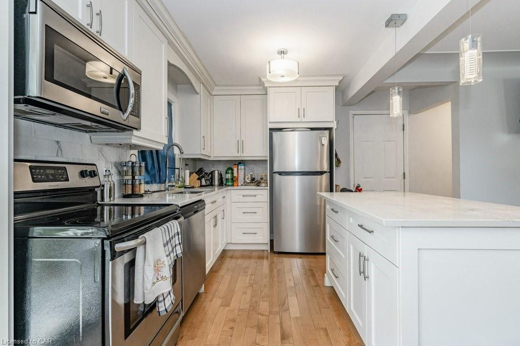 15 ALEXANDER Avenue, Cambridge, Ontario, Canada