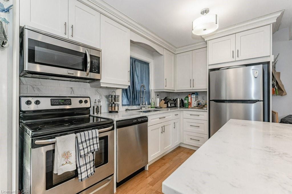 15 ALEXANDER Avenue, Cambridge, Ontario, Canada