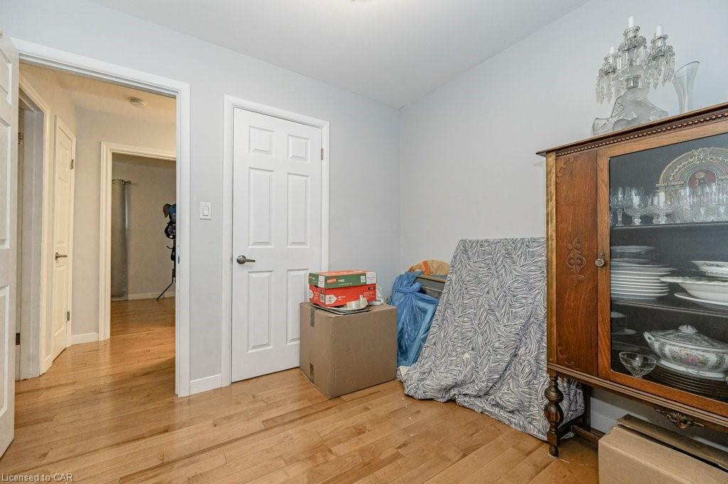 15 ALEXANDER Avenue, Cambridge, Ontario, Canada
