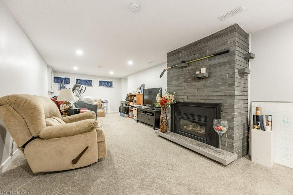 15 ALEXANDER Avenue, Cambridge, Ontario, Canada