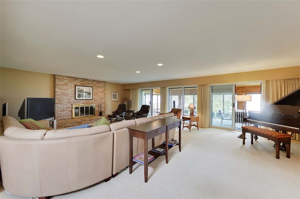 1326 HILLCREST-NISBET Drive, Sarnia Ontario, Canada