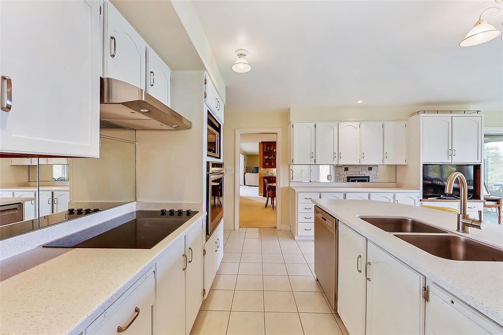 1326 HILLCREST-NISBET Drive, Sarnia Ontario, Canada