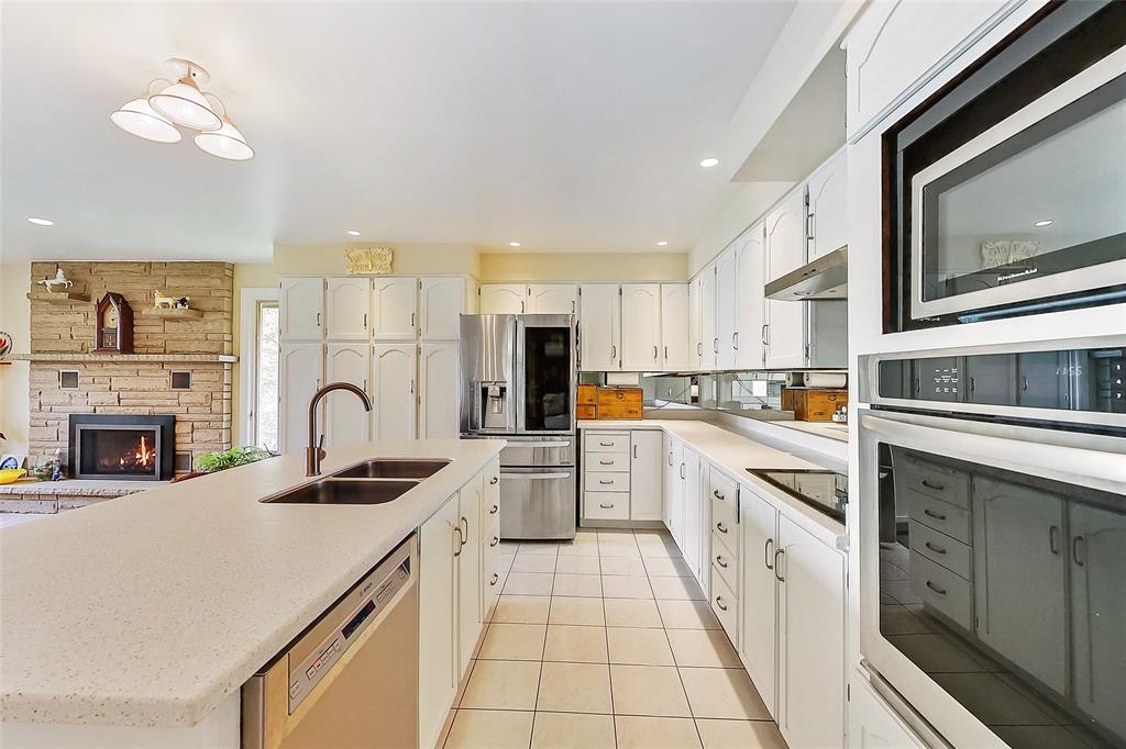 1326 HILLCREST-NISBET Drive, Sarnia Ontario, Canada