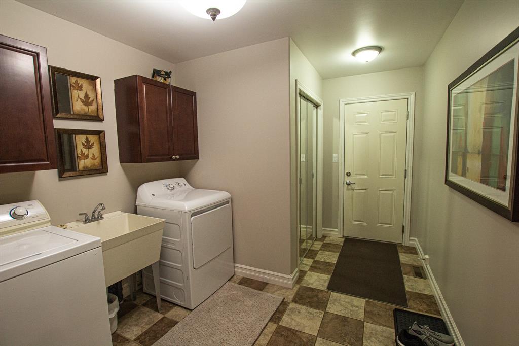 1617 LENA Court, Sarnia Ontario, Canada