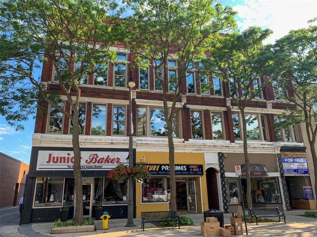 161-165 LOCHIEL Street, Sarnia, Ontario, Canada