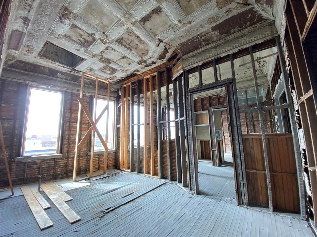 161-165 LOCHIEL Street, Sarnia, Ontario, Canada