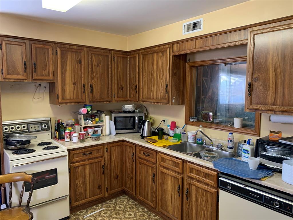 94 KING Street East, Lambton Shores, Ontario, Canada