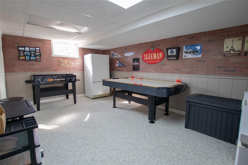 1973 KATHLEEN Avenue, Sarnia, Ontario, Canada
