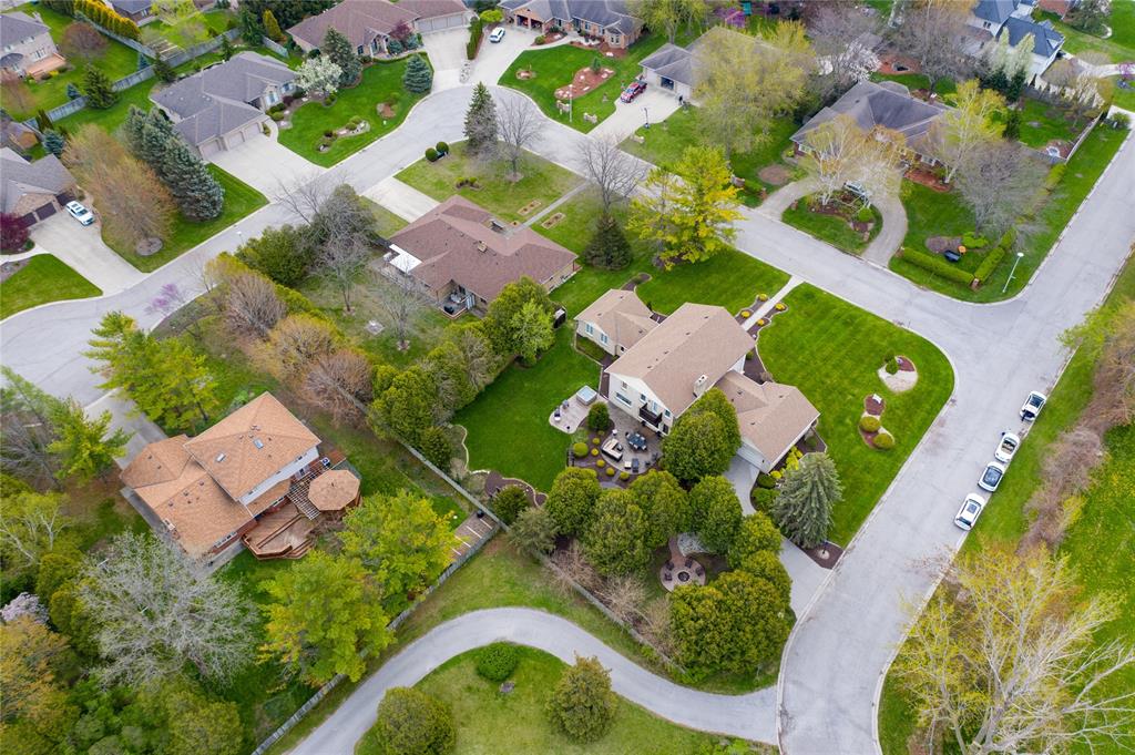 2250 LAKESIDE Drive, Sarnia, Ontario, Canada