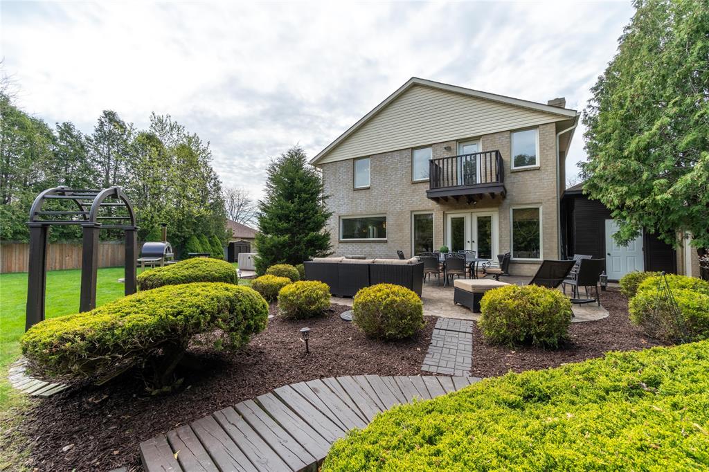 2250 LAKESIDE Drive, Sarnia, Ontario, Canada