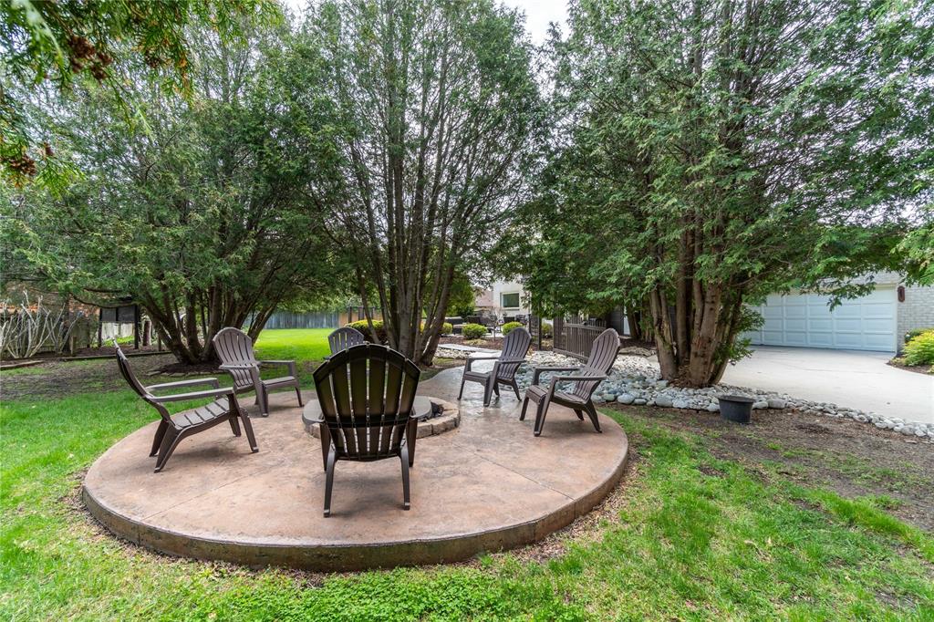 2250 LAKESIDE Drive, Sarnia, Ontario, Canada