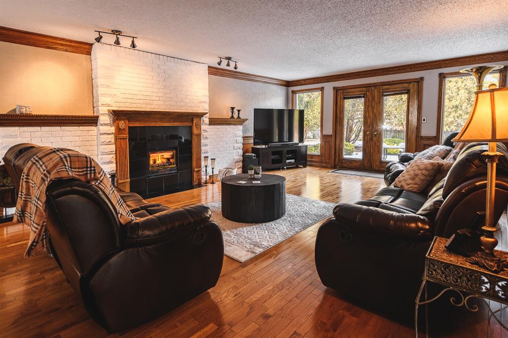 2250 LAKESIDE Drive, Sarnia, Ontario, Canada