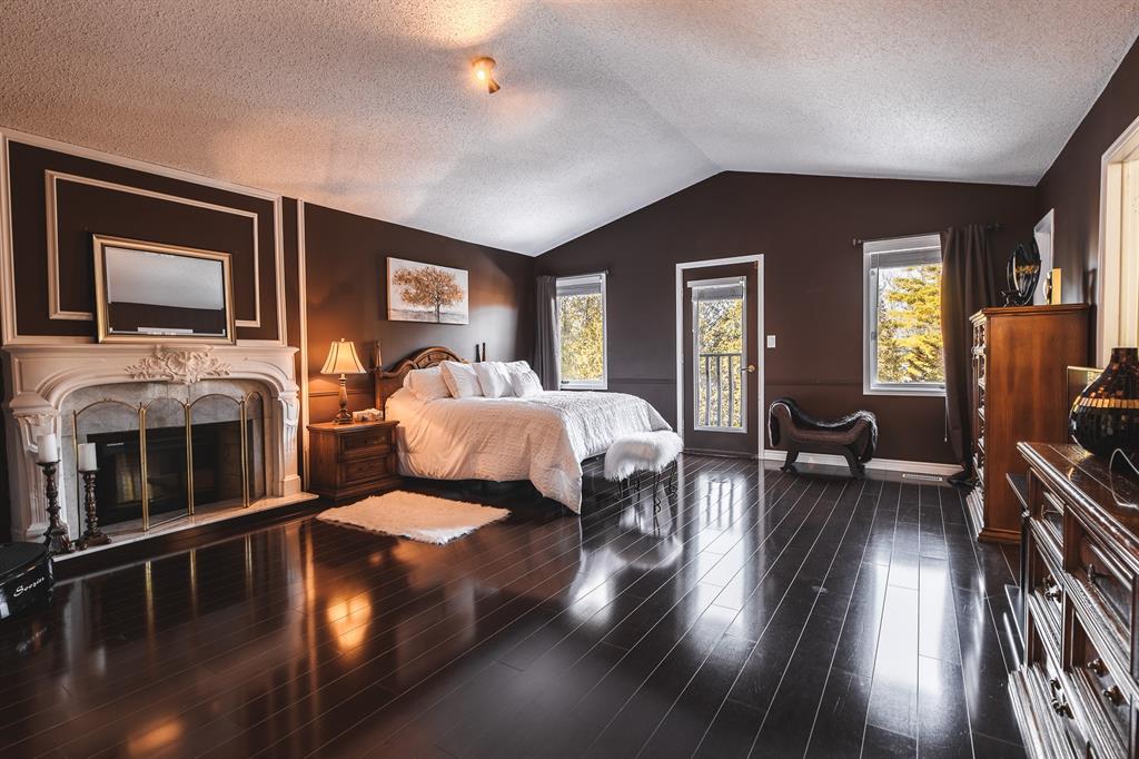 2250 LAKESIDE Drive, Sarnia, Ontario, Canada