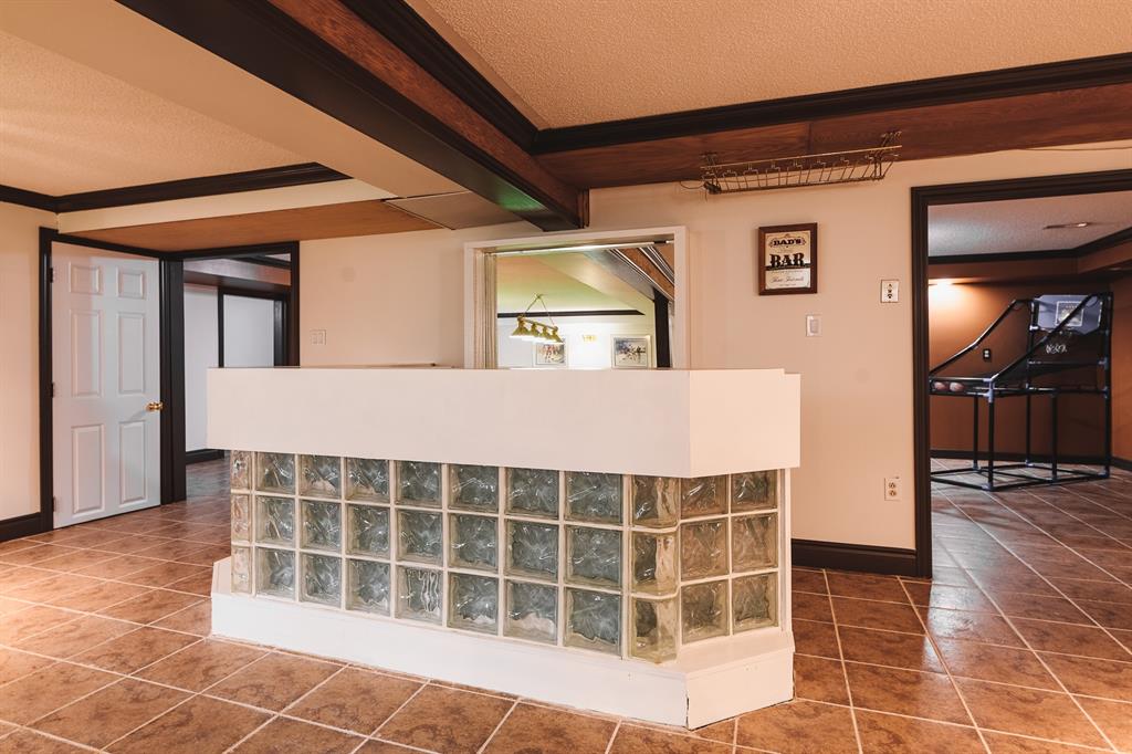 2250 LAKESIDE Drive, Sarnia, Ontario, Canada