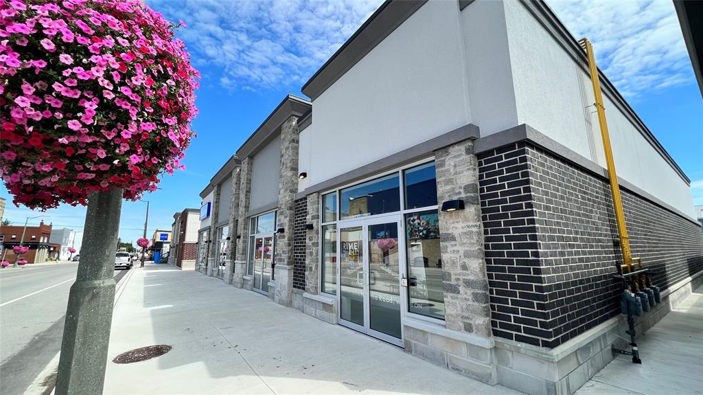 5270 NAUVOO Road Unit# 4, Warwick, Ontario, Canada