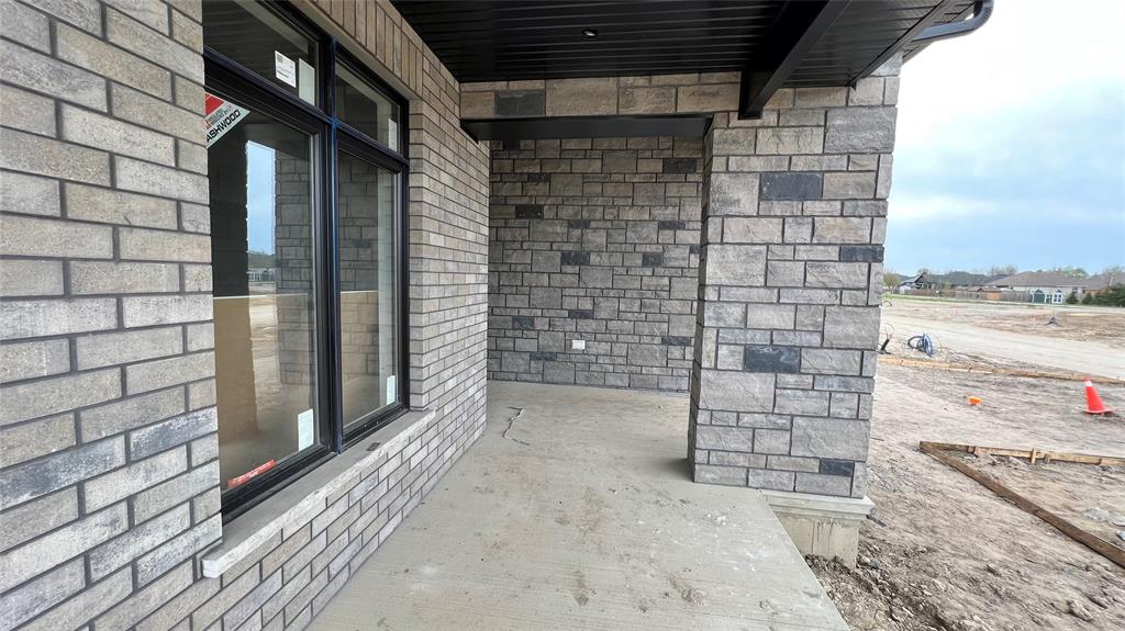 6936 SHORESIDE Drive, Plympton-Wyoming, Ontario, Canada