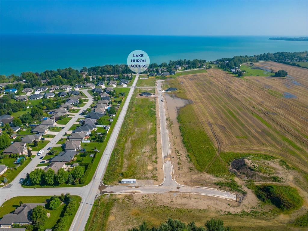 6936 SHORESIDE Drive, Plympton-Wyoming, Ontario, Canada