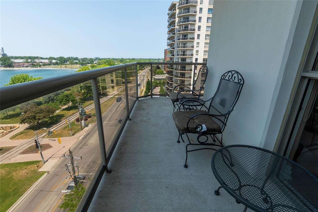 350 FRONT Street North Unit# 804, Sarnia, Ontario, Canada