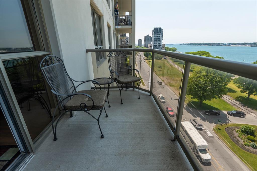 350 FRONT Street North Unit# 804, Sarnia, Ontario, Canada