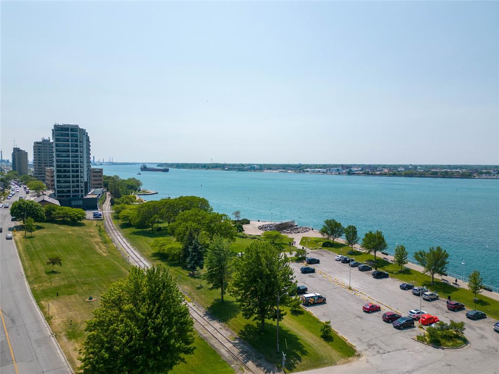 350 FRONT Street North Unit# 804, Sarnia, Ontario, Canada
