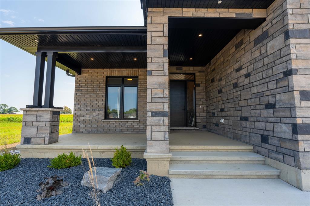 6936 SHORESIDE Drive, Plympton-Wyoming, Ontario, Canada photo 3