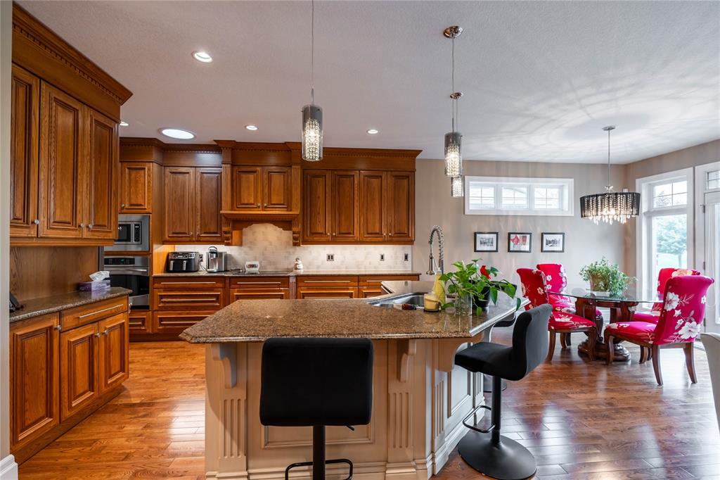 1009 MIKE WEIR Drive, Sarnia, Ontario, Canada
