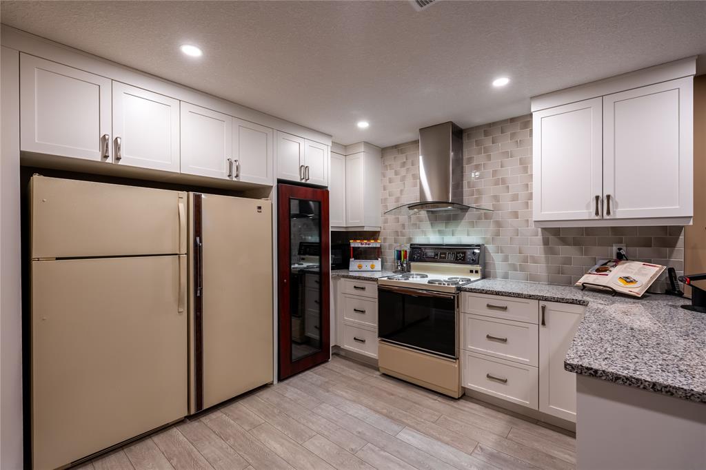 1009 MIKE WEIR Drive, Sarnia, Ontario, Canada