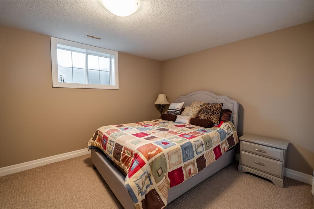1009 MIKE WEIR Drive, Sarnia, Ontario, Canada