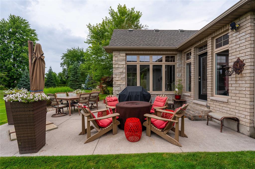 1009 MIKE WEIR Drive, Sarnia, Ontario, Canada