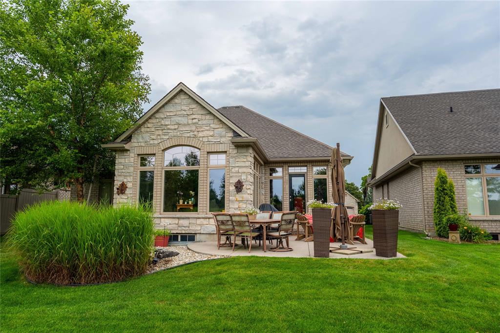 1009 MIKE WEIR Drive, Sarnia, Ontario, Canada